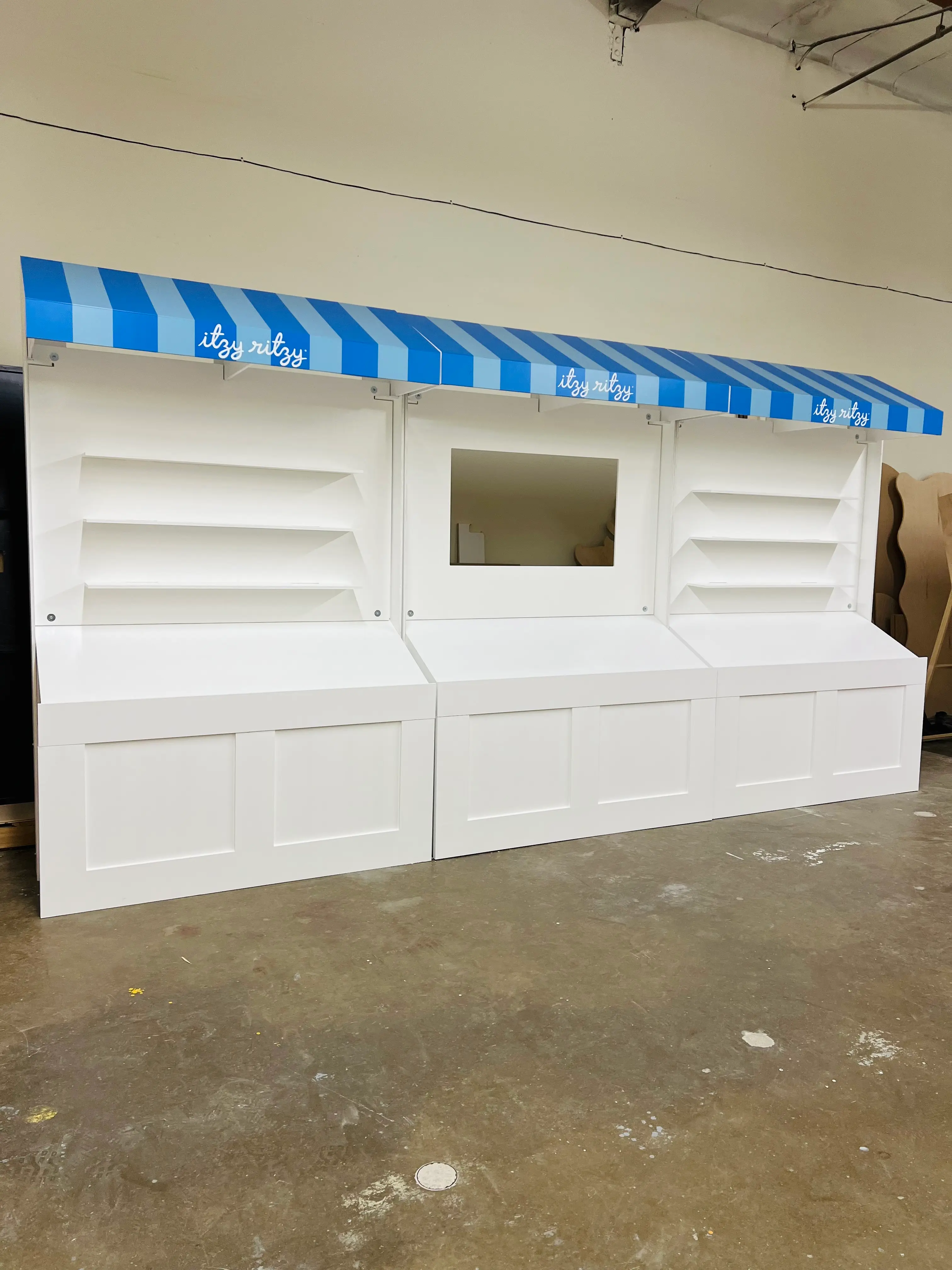 Itzy Ritzy Market Display