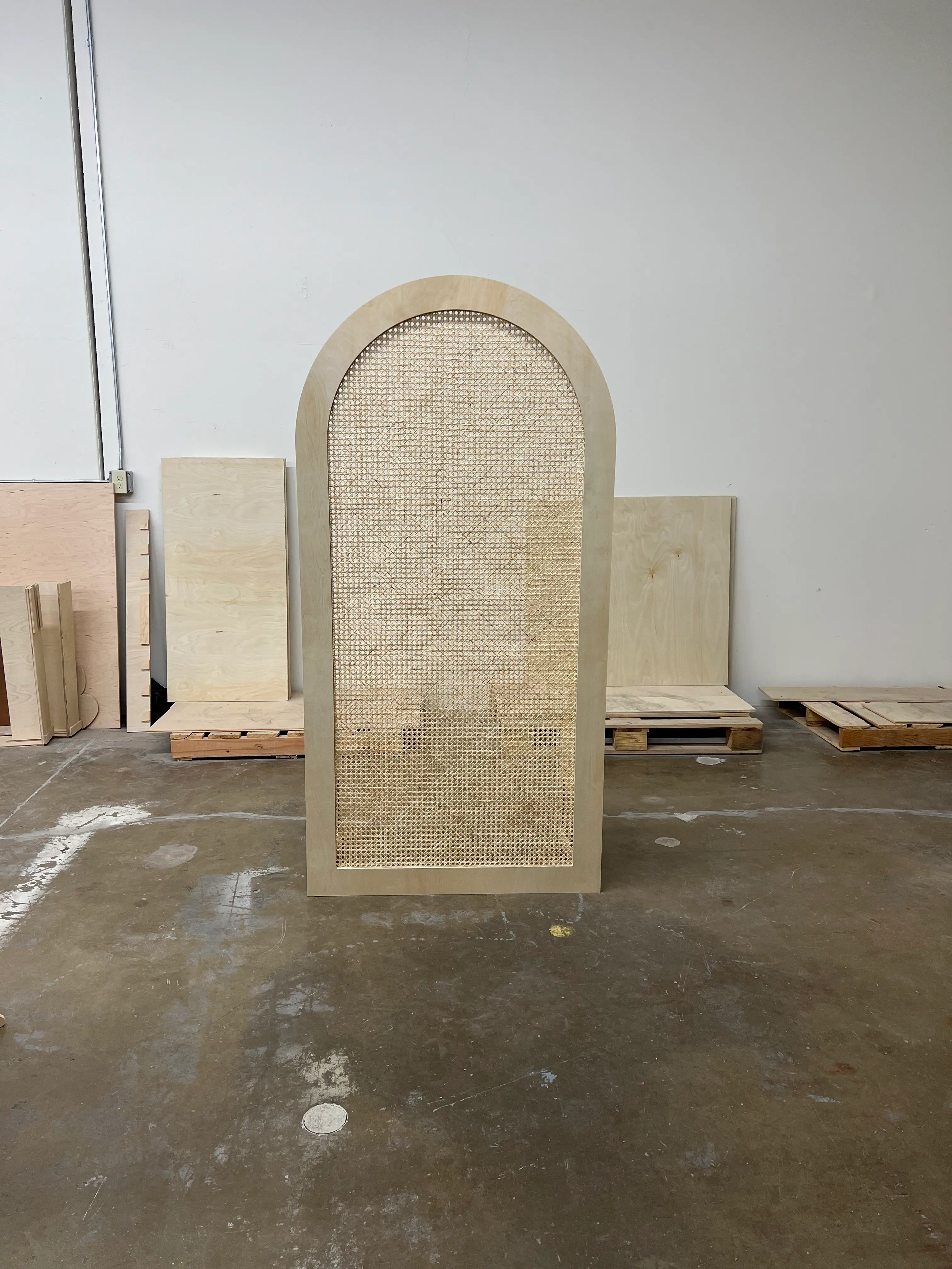 Open Arch Rattan Backdrop