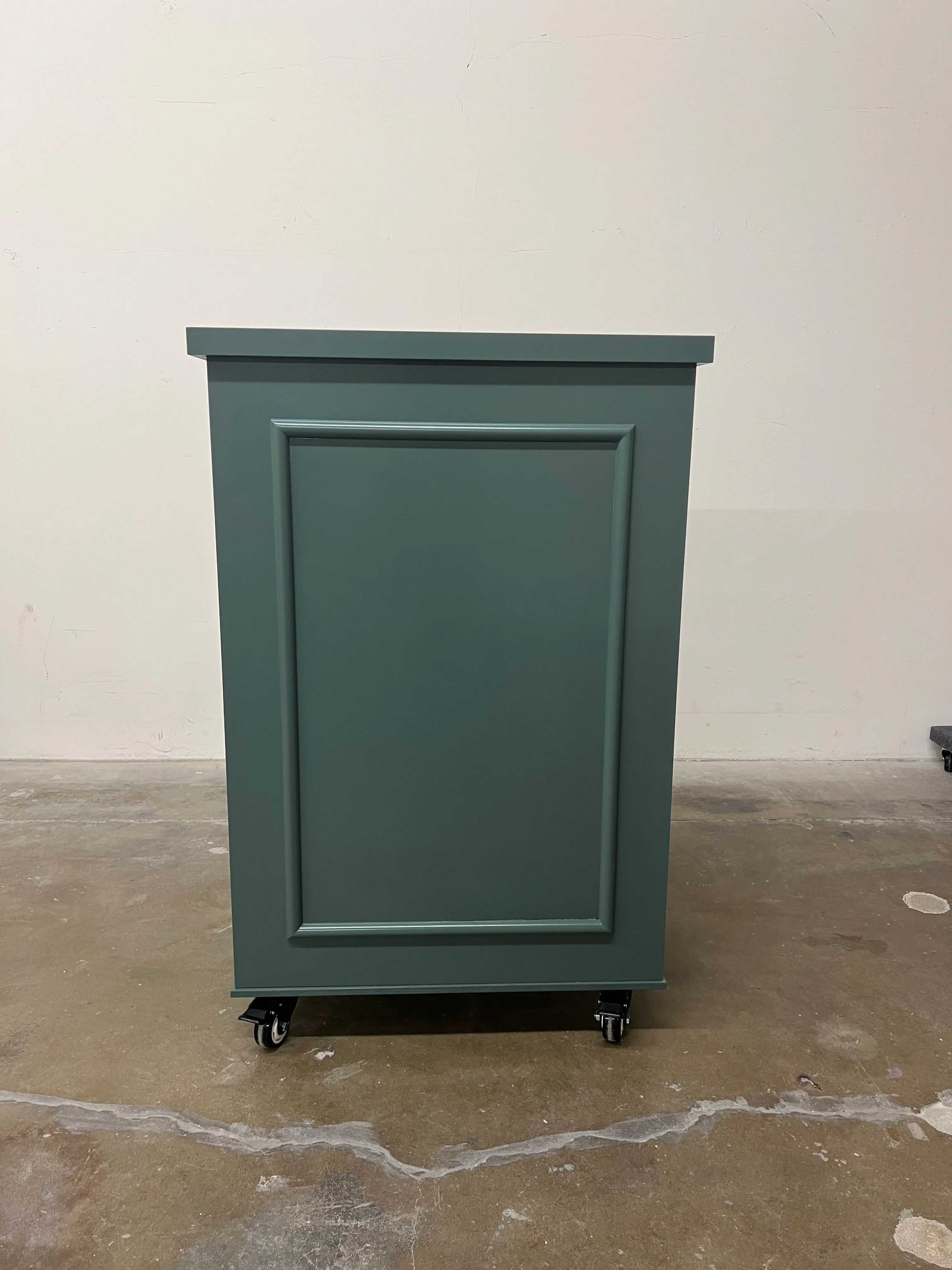 The Cove Mini Serving Bar